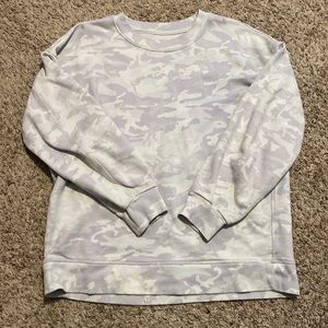 Lululemon Perfectly Oversized Crew (size 6)